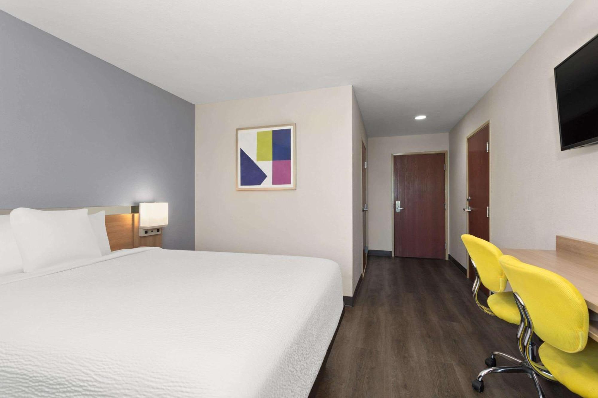 Microtel Inn & Suites By Wyndham Panama City Exterior photo