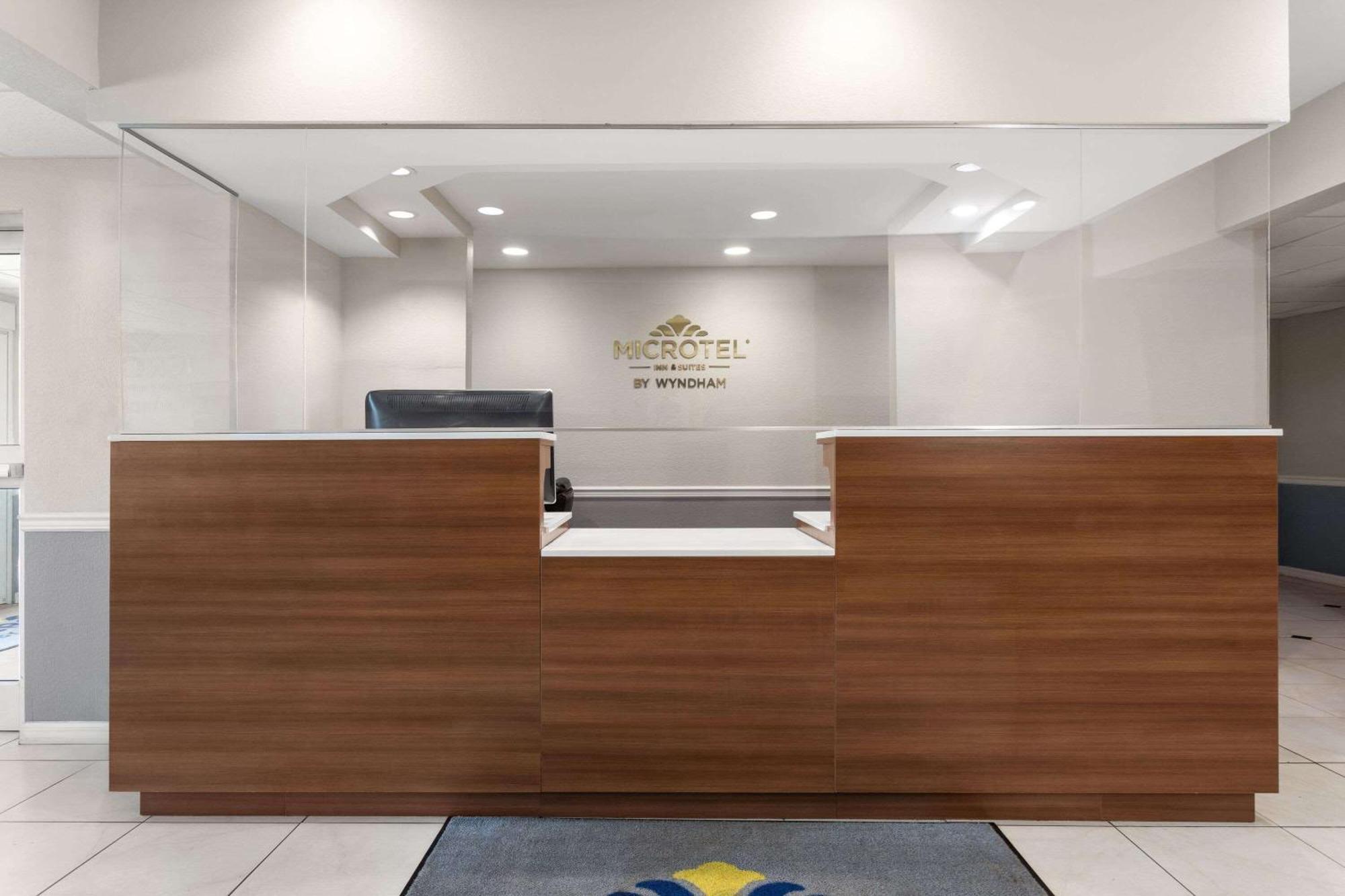 Microtel Inn & Suites By Wyndham Panama City Exterior photo
