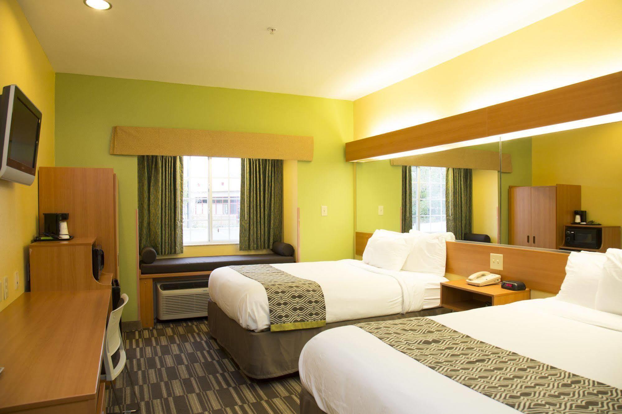 Microtel Inn & Suites By Wyndham Panama City Exterior photo
